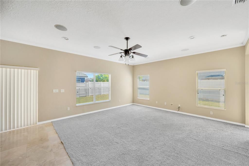 Empty room, Interior, Recessed Lighting