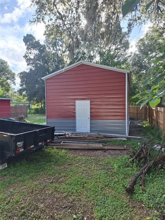 Backyard, Exterior