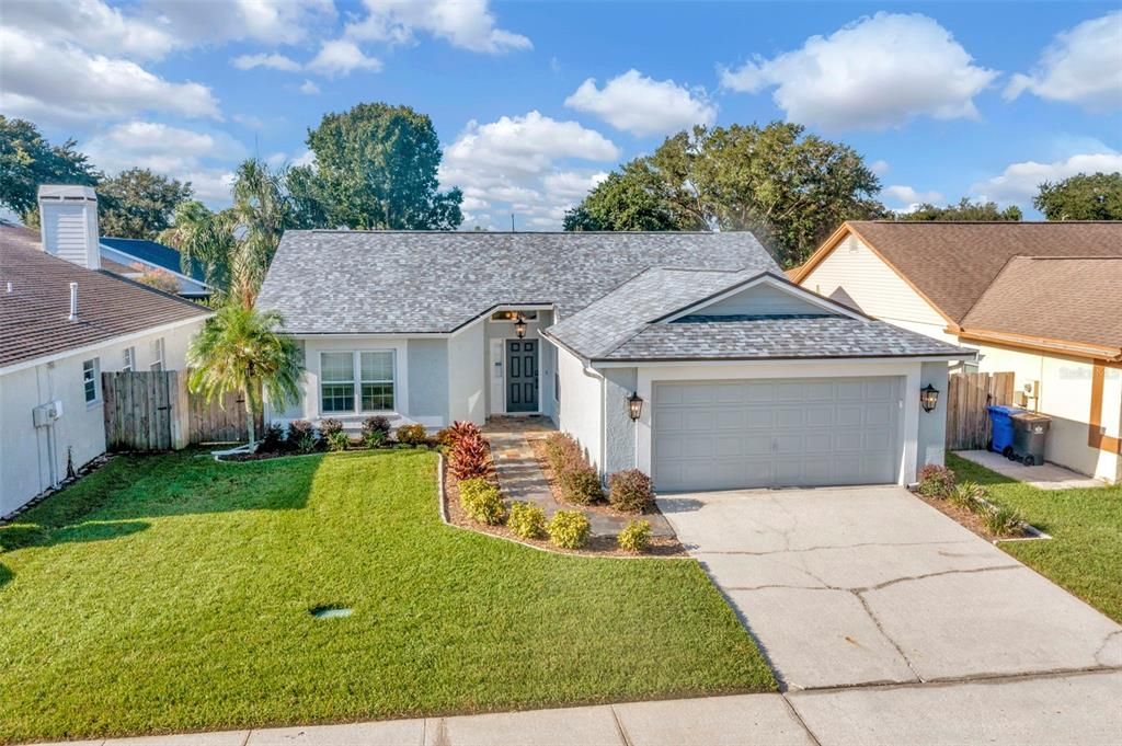 Attached, Exterior, Facade, Ranch