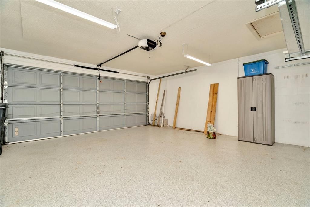 Garage, Interior