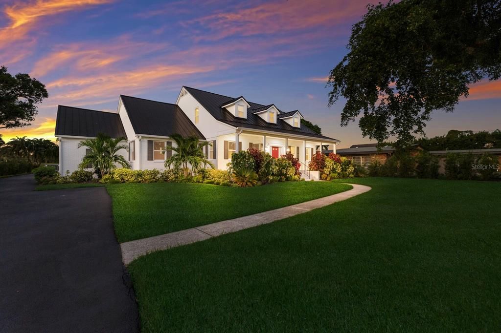Backyard, Exterior, Facade, Farmhouse
