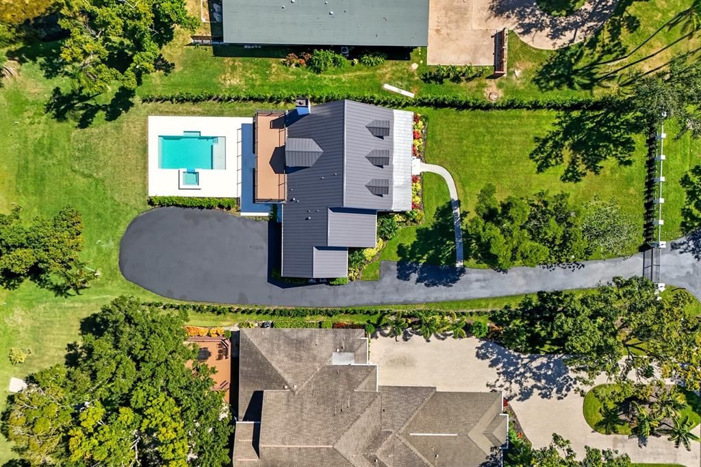 Exterior, Drone