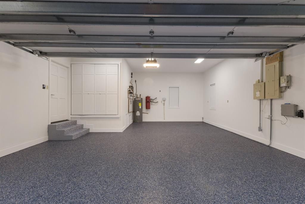 Garage, Interior