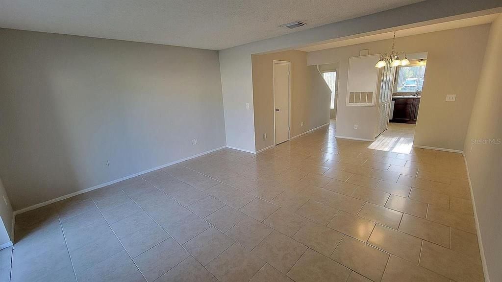 Chandelier, Empty room, Interior, Pendant Lights