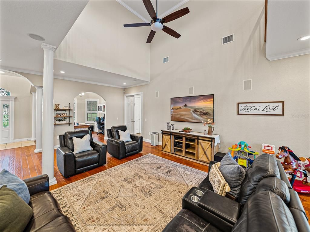 Interior, Living room, Recessed Lighting, Wood Texture Flooring