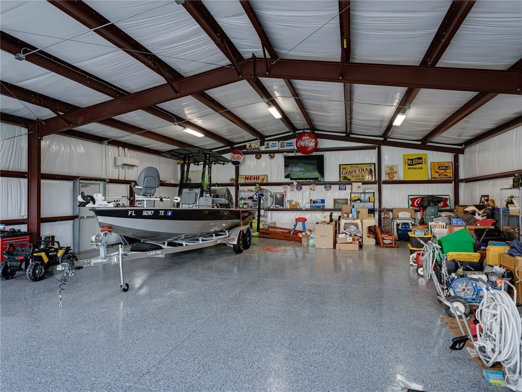 Garage, Interior