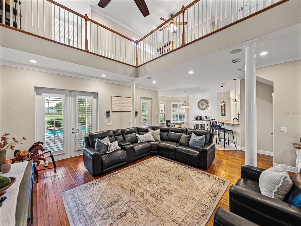 Interior, Living room, Pendant Lights, Recessed Lighting, Wood Texture Flooring