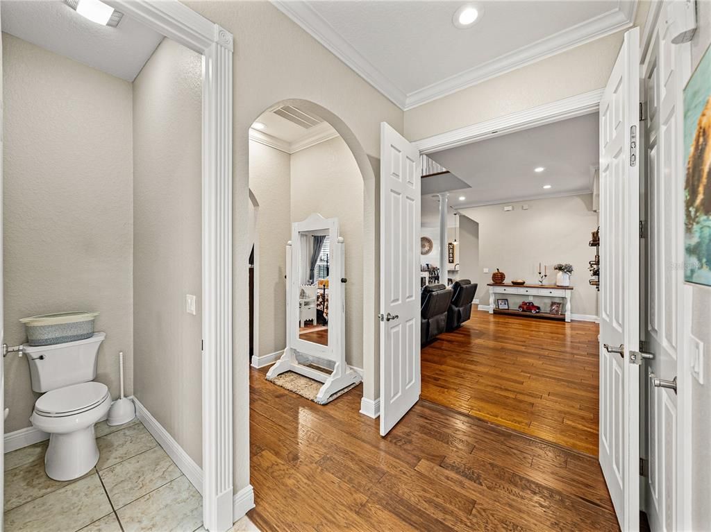 Bathroom, Interior, Recessed Lighting, Wood Texture Flooring