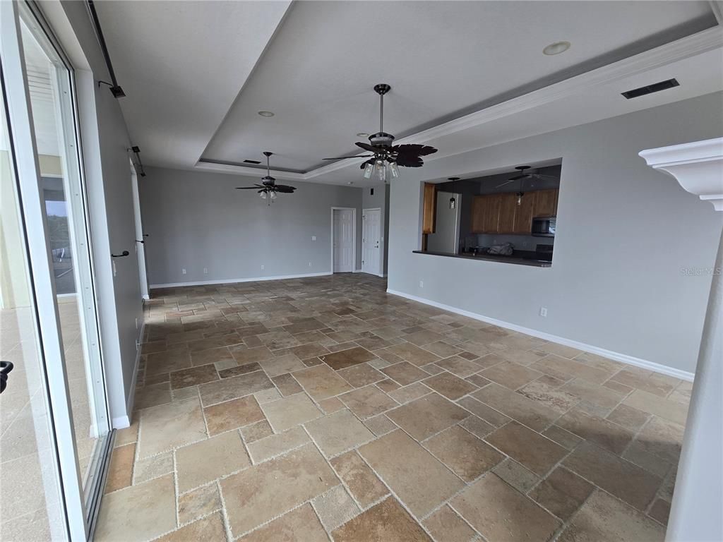 Empty room, Interior, Recessed Lighting