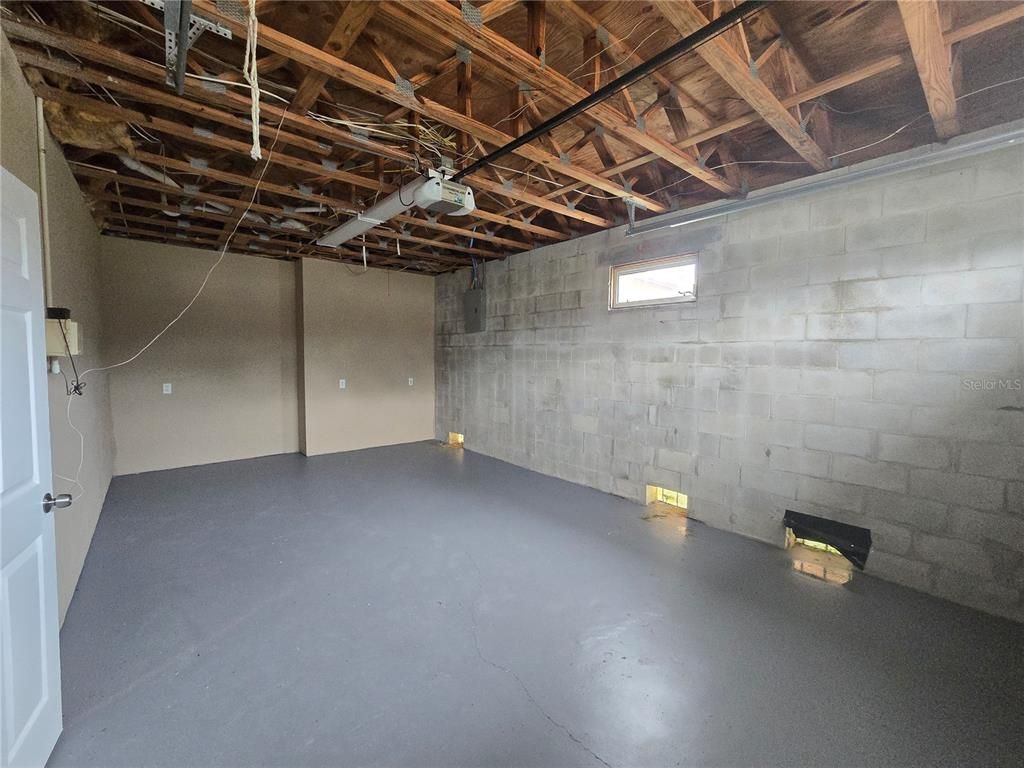 Empty room, Interior, Stone Walls, Wooden Beams