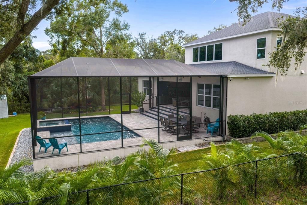 Exterior, Pool