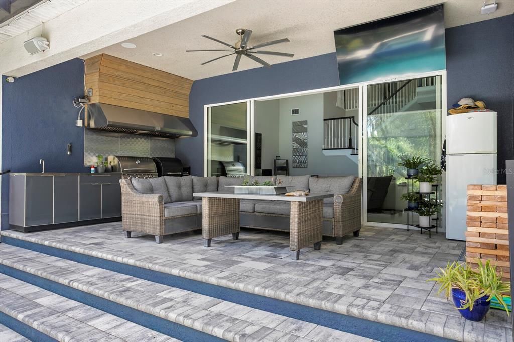 Exterior, Outdoor Kitchen