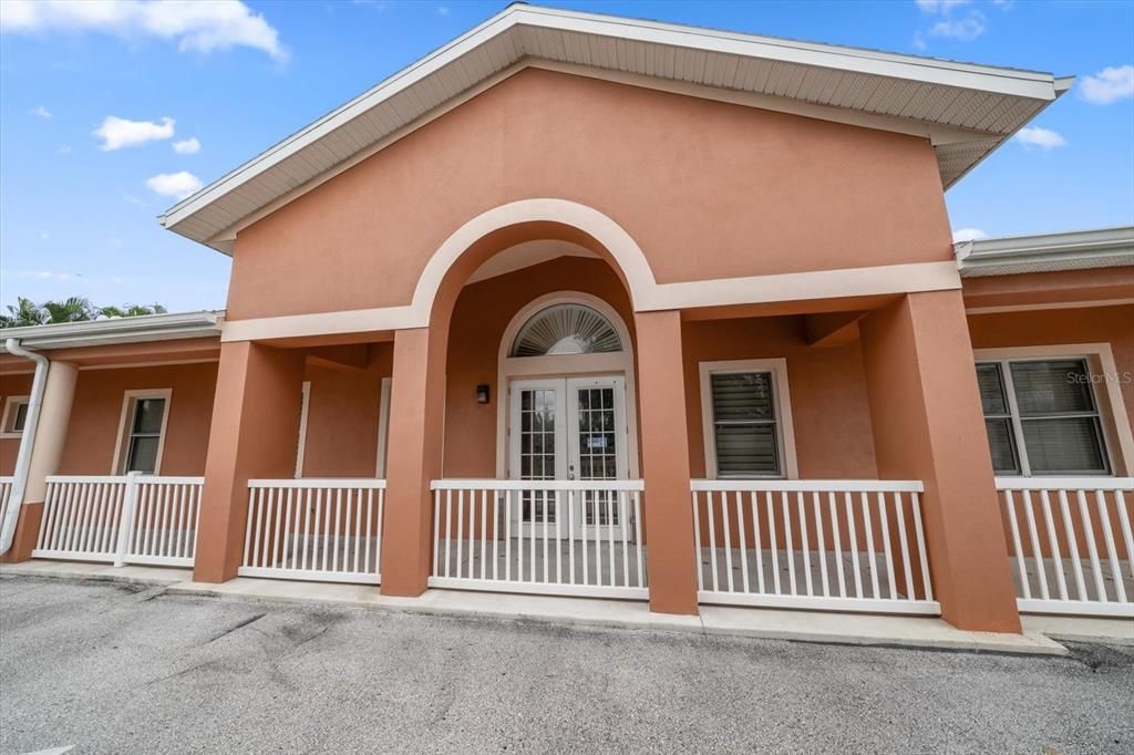 Exterior, Facade, None