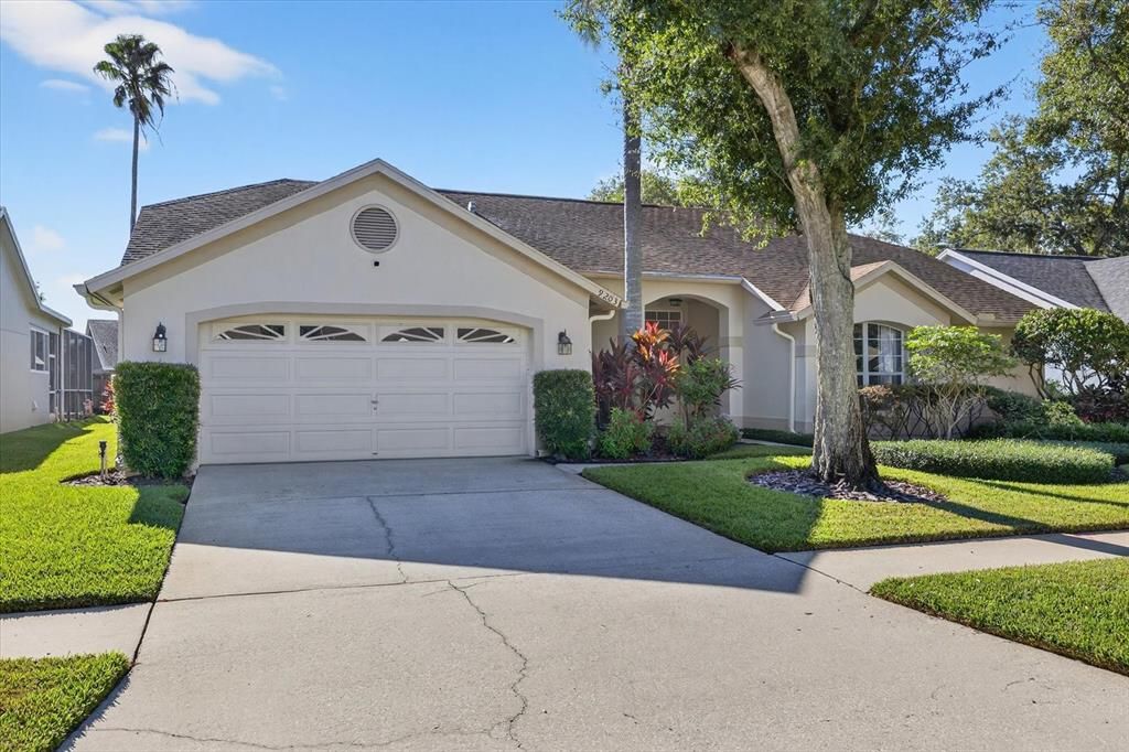 Attached, Exterior, Facade, Ranch