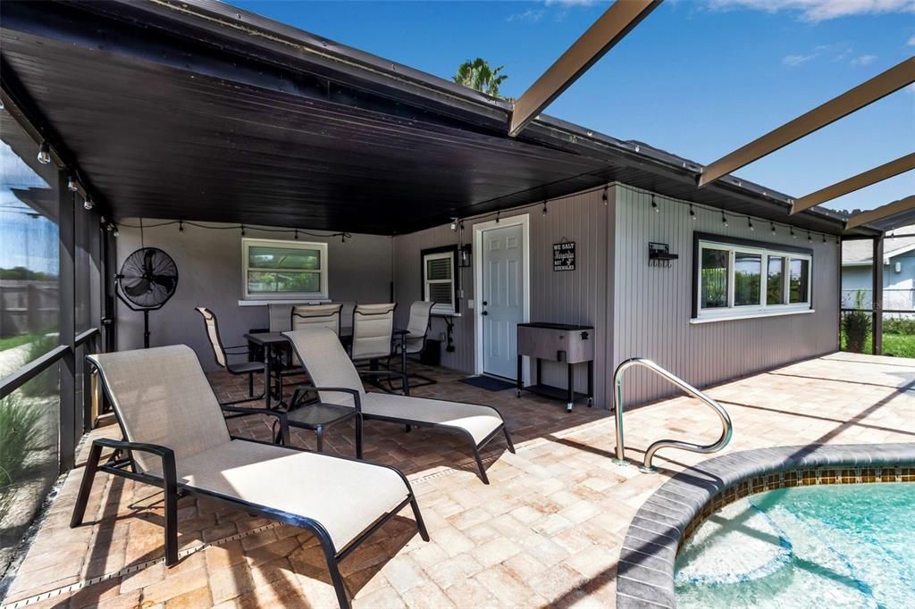 Interior, Pool, Sun Room