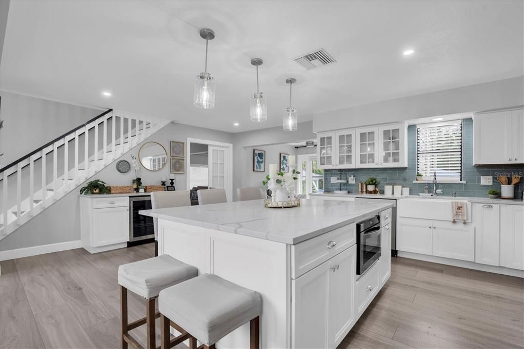 Dining room, Interior, Kitchen, Pendant Lights, Recessed Lighting, Wood Texture Flooring