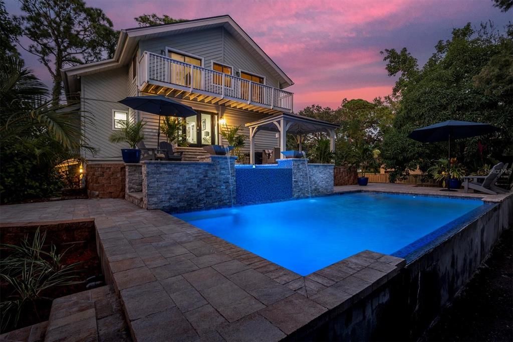 Exterior, Outdoor Kitchen, Pool