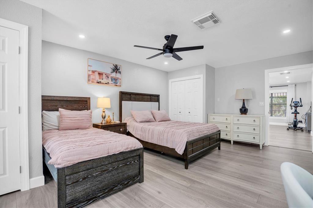 Bedroom, Fitness Equipment, Interior, Recessed Lighting, Wood Texture Flooring