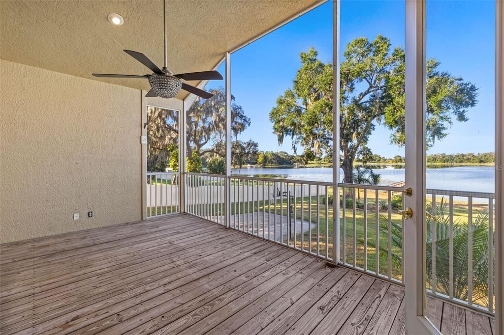 Interior, Recessed Lighting, Sun Room, Water, Wood Texture Flooring