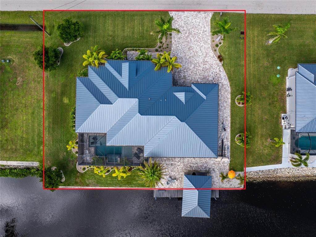 Exterior, Drone