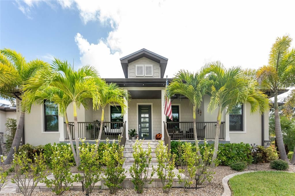 Exterior, Facade, American Craftsman