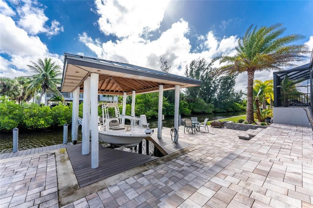 Exterior, Hot Tub