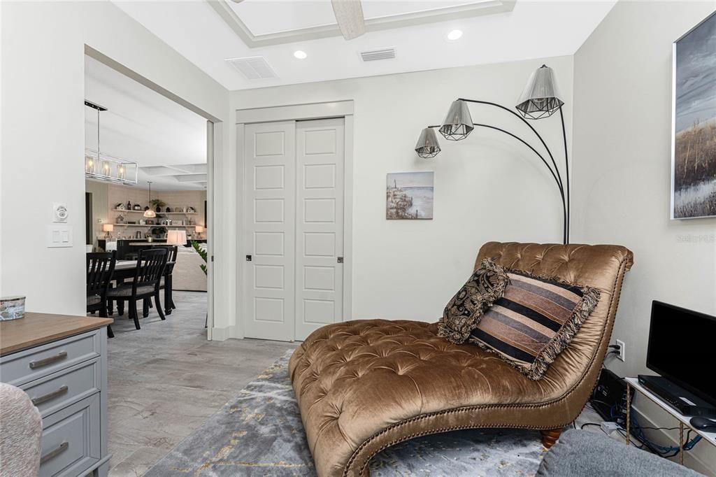 Dining room, Interior, Pendant Lights, Recessed Lighting