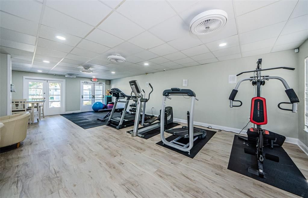 Fitness Equipment, Interior, Recessed Lighting, Wood Texture Flooring