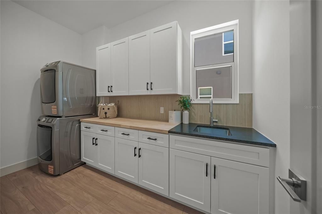 Interior, Washer, Wood Texture Flooring