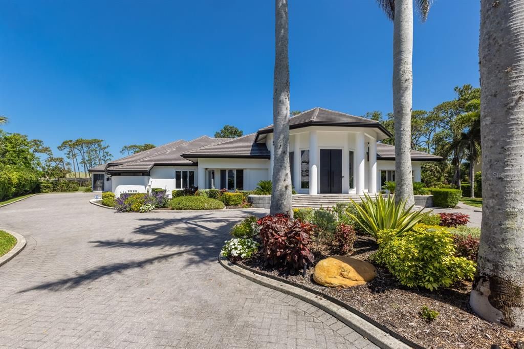 Exterior, Facade, Mediterranean