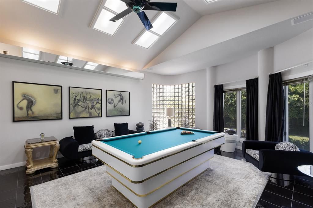Billiard Table, Game Room, Interior