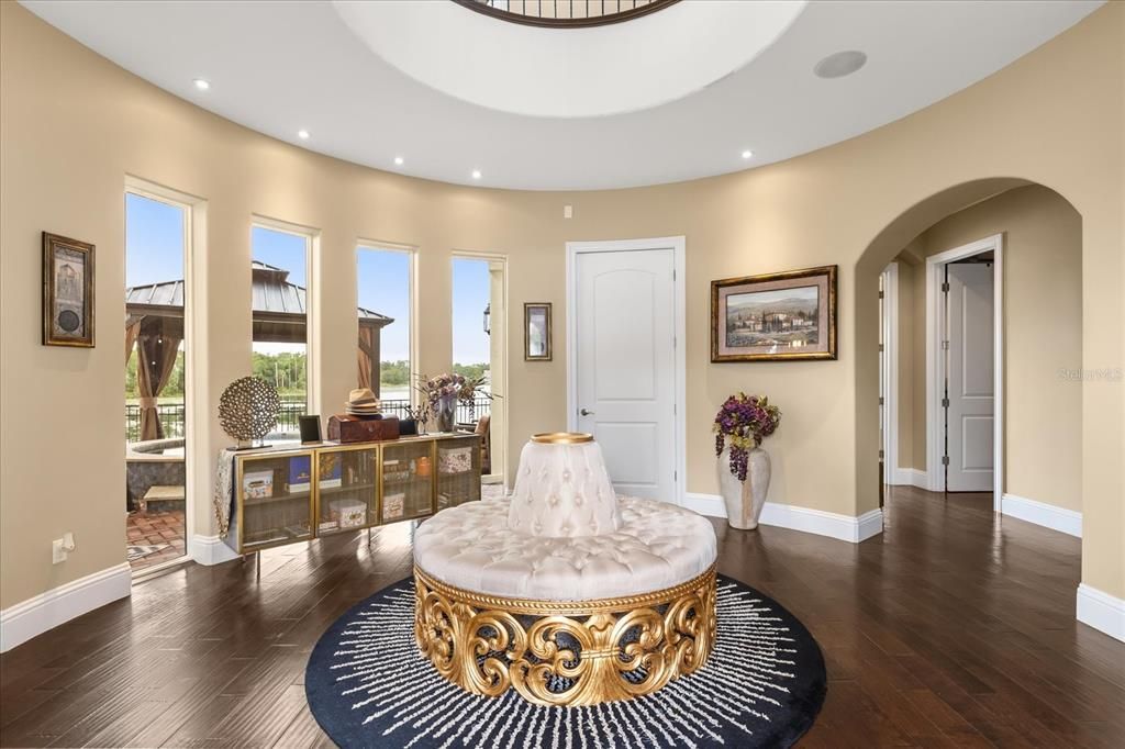 Interior, Recessed Lighting, Wood Texture Flooring