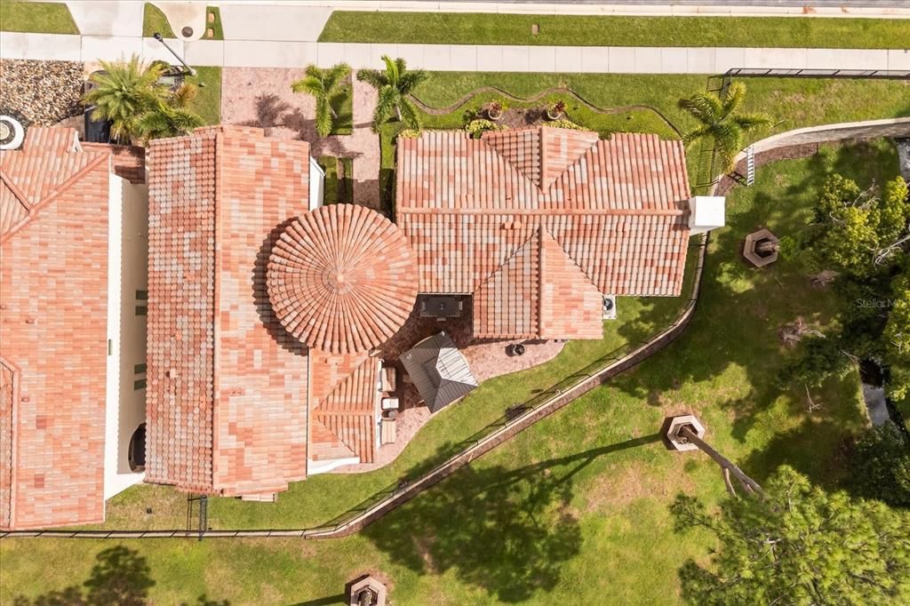 Exterior, Drone