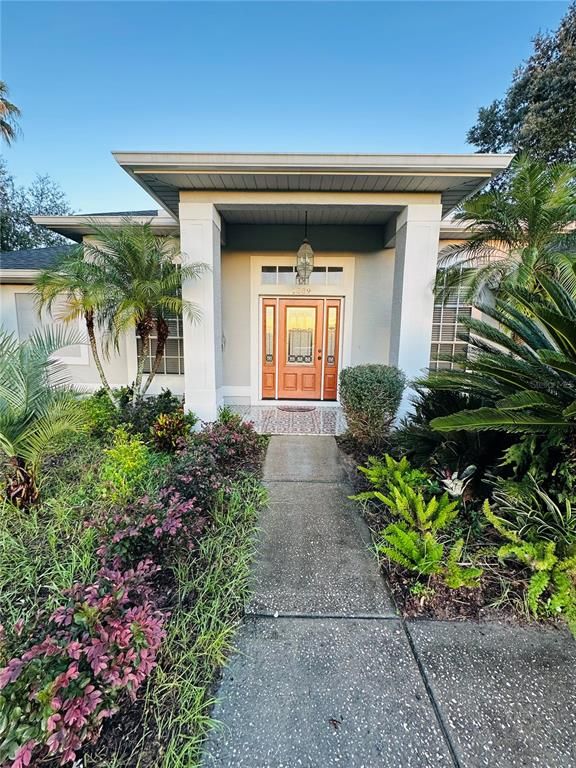 Exterior, Facade, Modern