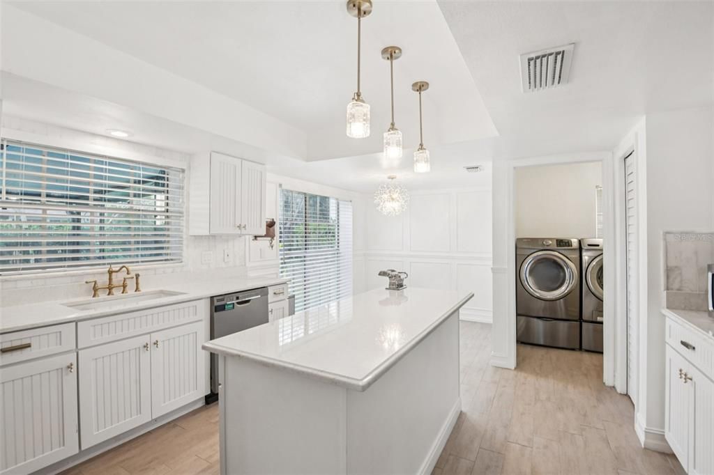 Chandelier, Interior, Kitchen, Pendant Lights, Recessed Lighting, Washer, Wood Texture Flooring