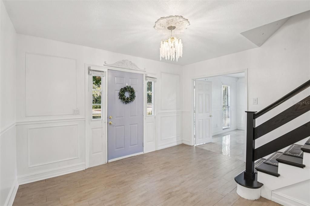 Chandelier, Empty room, Interior, Wood Texture Flooring