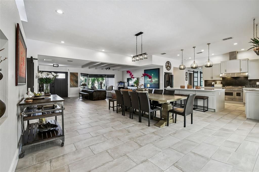 Dining room, Interior, Kitchen, Pendant Lights, Recessed Lighting, Stainless Steel Appliances