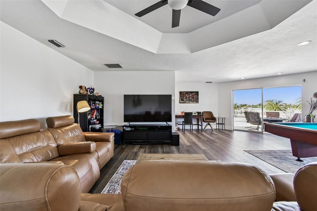 Billiard Table, Game Room, Interior, Living room, Recessed Lighting, Wood Texture Flooring