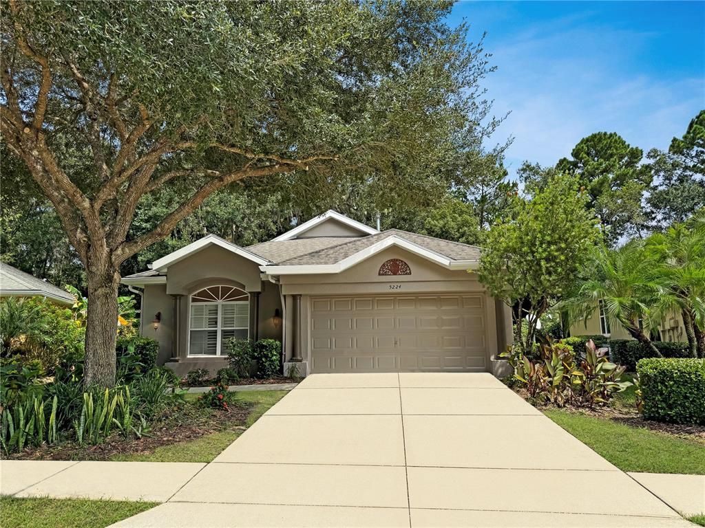 Attached, Exterior, Facade, Ranch