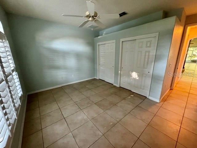 Empty room, Interior