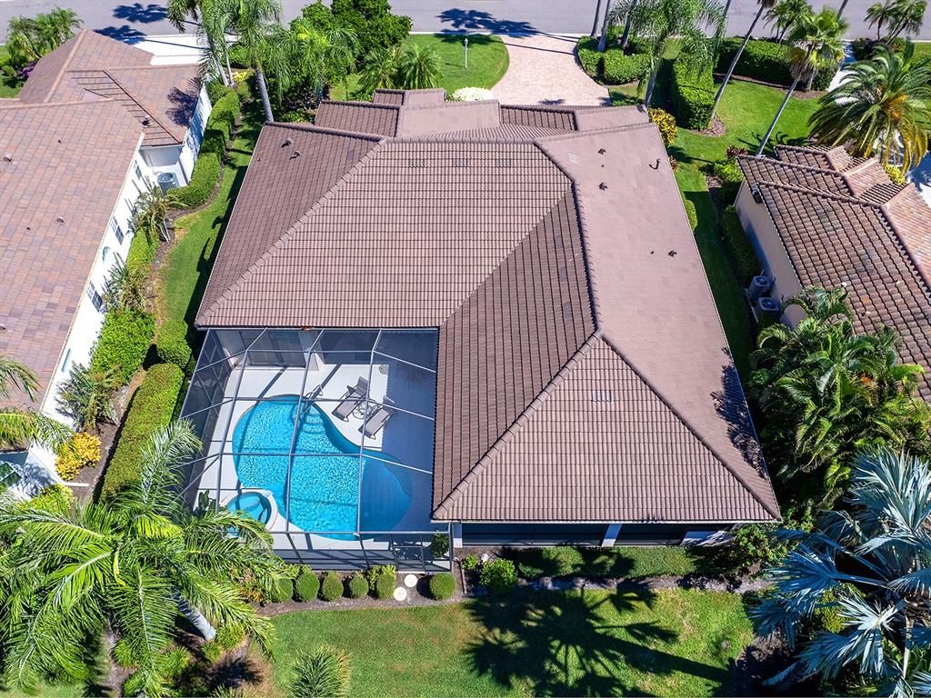 Exterior, Drone
