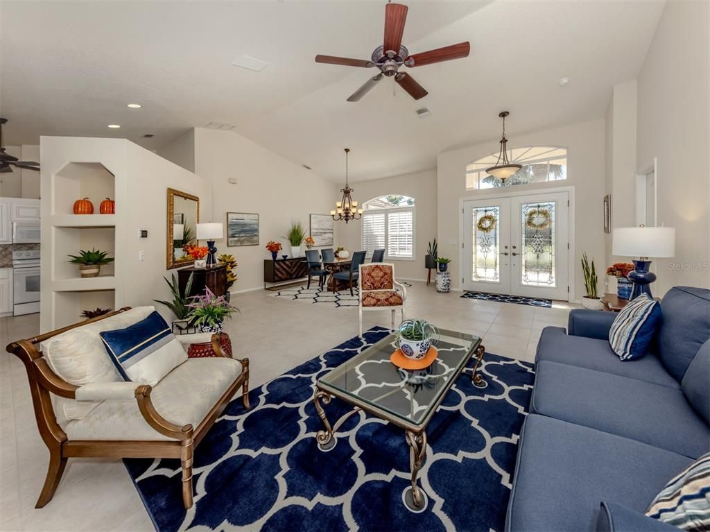 Chandelier, Dining room, Interior, Living room, Pendant Lights, Recessed Lighting