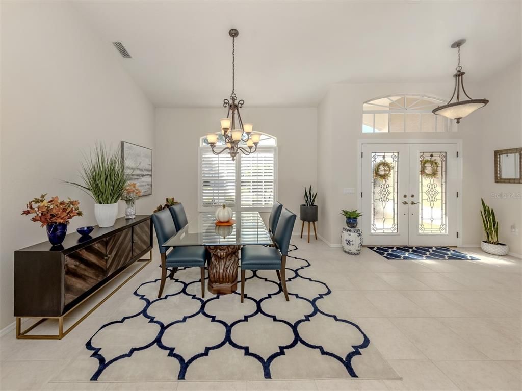 Chandelier, Dining room, Interior, Pendant Lights