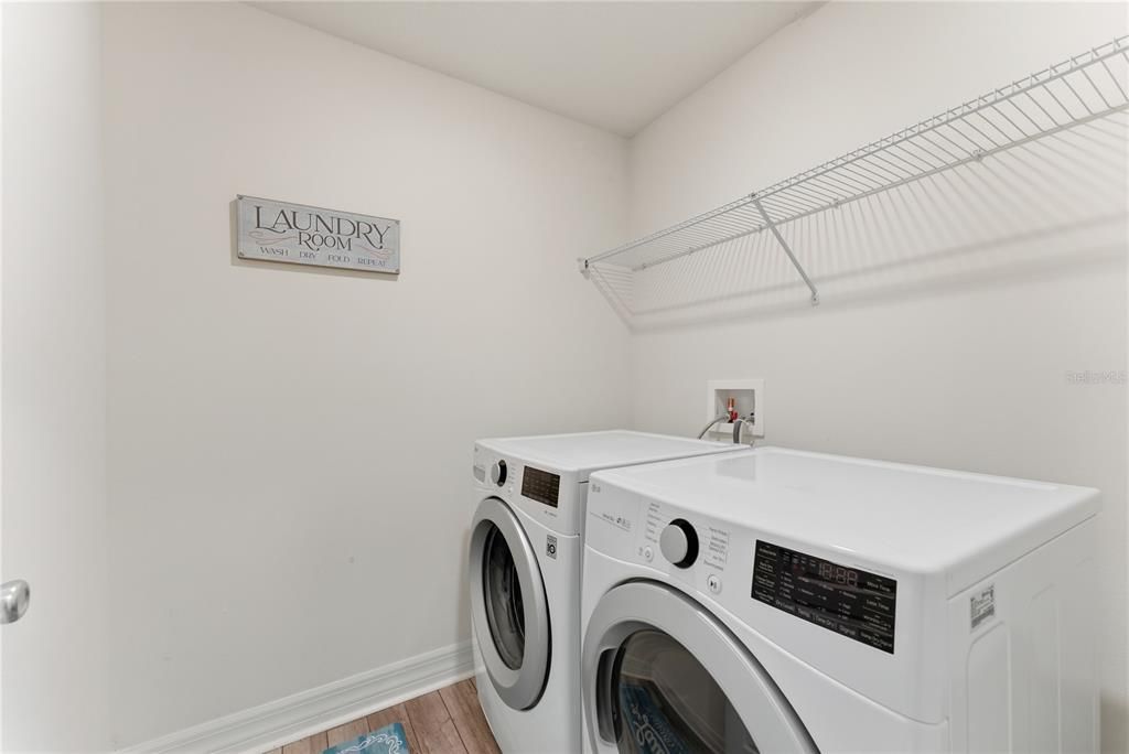 Interior, Washer, Wood Texture Flooring