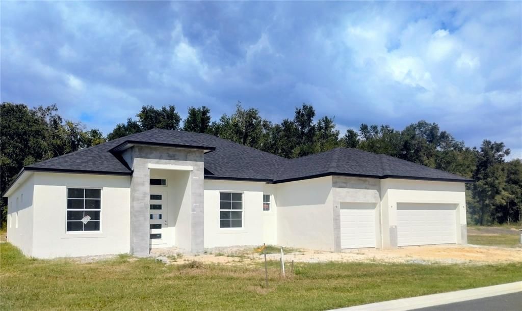 Attached, Exterior, Facade, Ranch