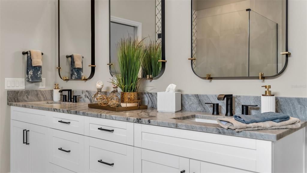 Bathroom, Dual Sink Vanities, Interior