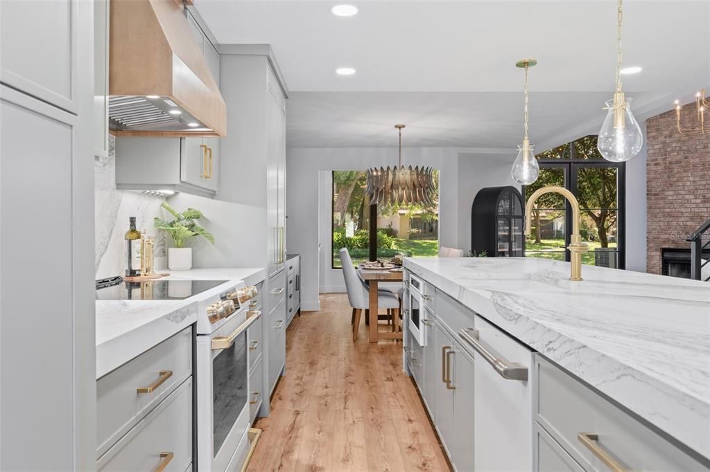 Chandelier, Dining room, Interior, Kitchen, Pendant Lights, Recessed Lighting, Wood Texture Flooring