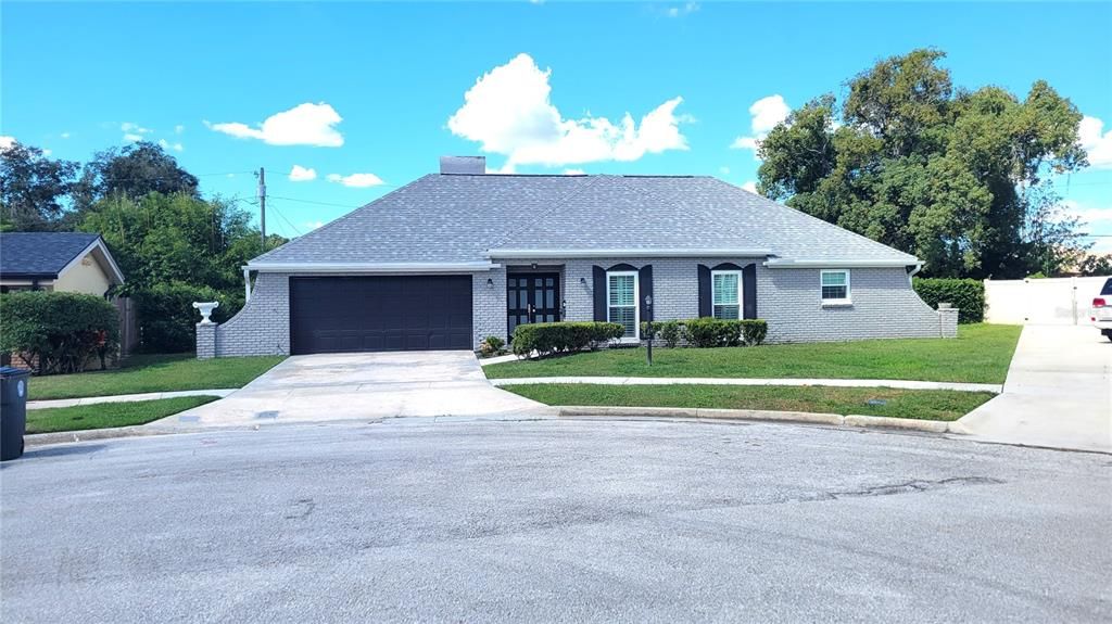 Attached, Exterior, Facade, Brick Facade, Cape Cod