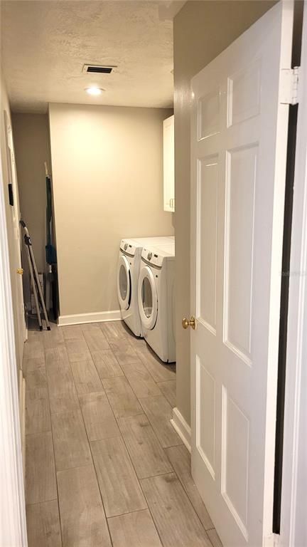 Interior, Recessed Lighting, Washer, Wood Texture Flooring