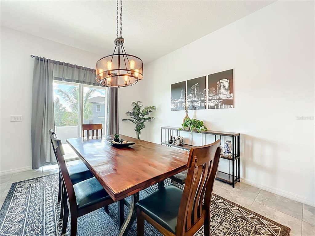 Chandelier, Dining room, Interior, Pendant Lights